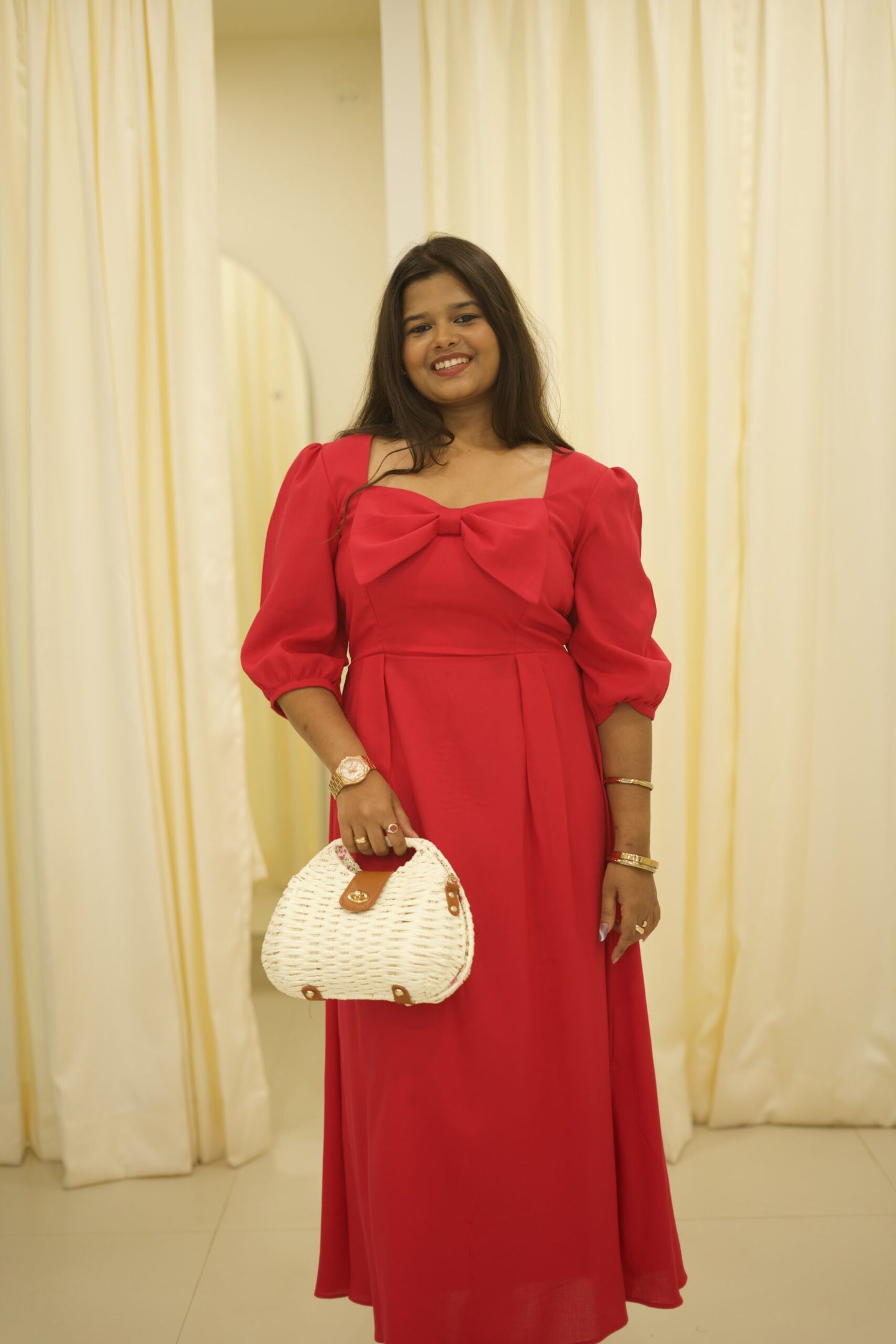 Bow dress with sleeves